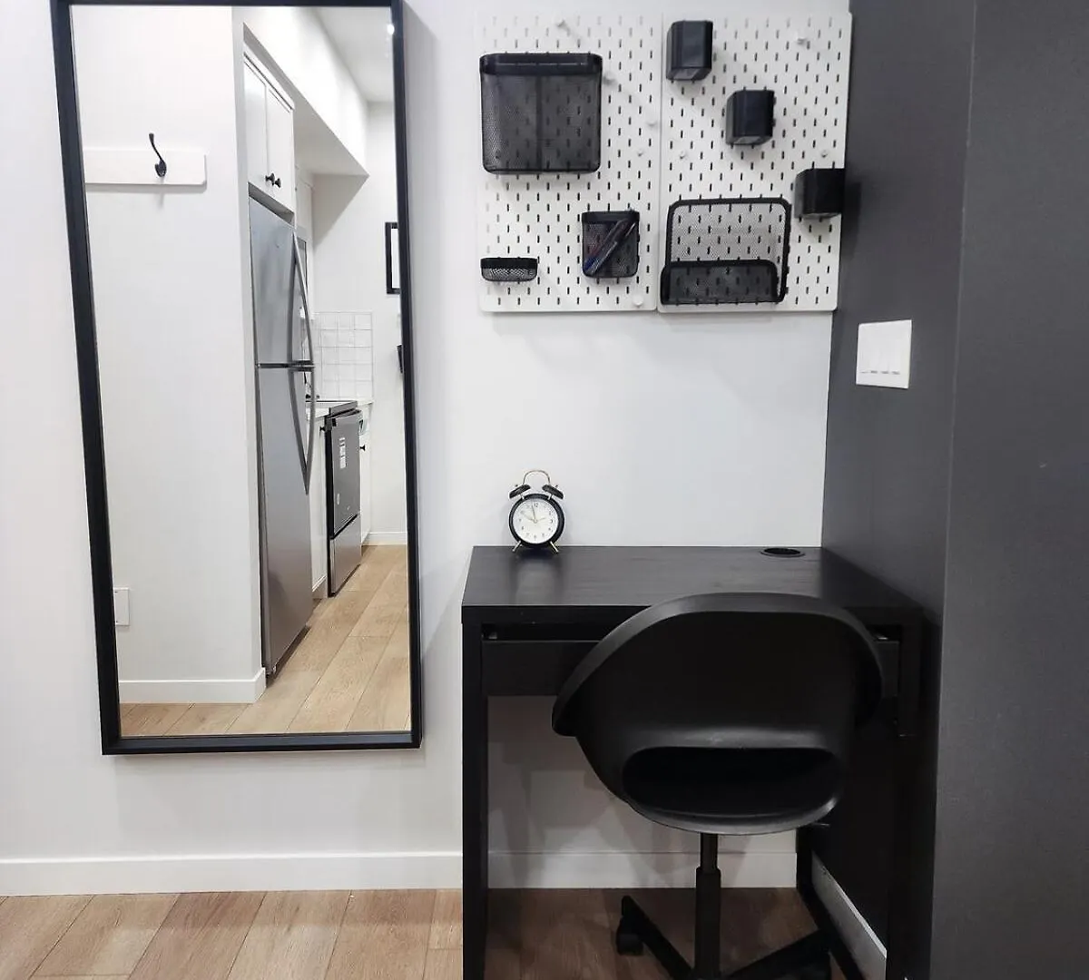 Cozy 2 Bedroom Suite Self Check In Free Park Pass YYC